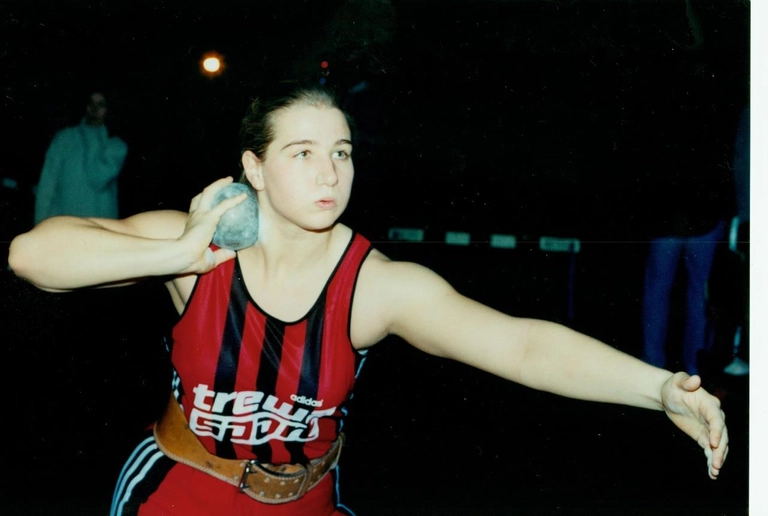 Anke Moos Mitte der 90er Jahre bei einem Hallenwettkampf